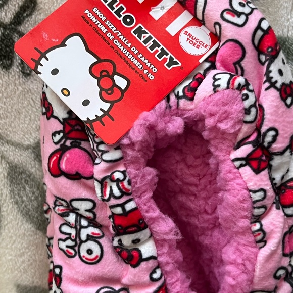Hello Kitty Slippers/fuzzy socks - Picture 5 of 5